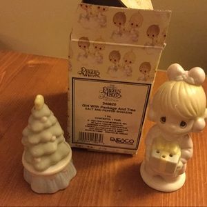 Precious Moments Christmas Salt & Pepper Spices Shaker